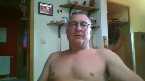 Snapshot of andybayern chatting on May 2026 02:25:01 PM andybayern online show from May 2026 02:25:01 PM