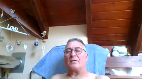 Snapshot of andybayern chatting on July 2026 01:42:01 PM andybayern online show from July 2026 01:42:01 PM