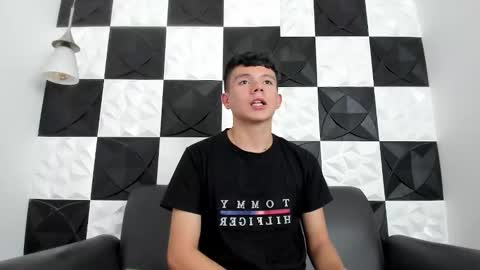 andyfame11 online show from December 2025 06:56:01 PM