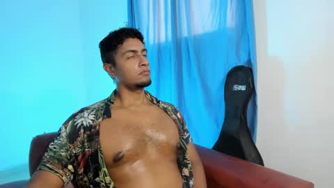 Snapshot of andylemonda chatting on February 2025 05:46:01 PM andylemonda online show from February 2025 05:46:01 PM