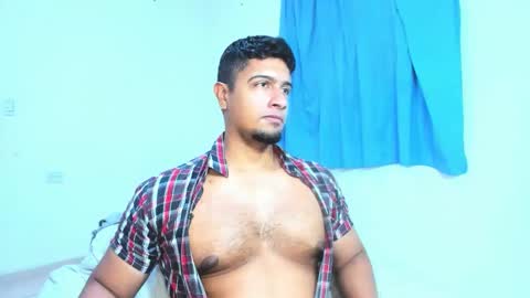 Snapshot of andylemonda chatting on October 2025 02:39:02 AM andylemonda online show from October 2025 02:39:02 AM