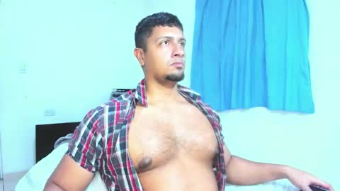 Snapshot of andylemonda chatting on November 2025 02:17:02 AM andylemonda online show from November 2025 02:17:02 AM