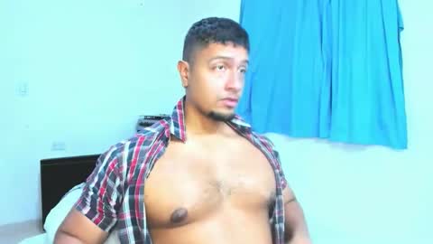 Snapshot of andylemonda chatting on November 2025 01:13:01 PM andylemonda online show from November 2025 01:13:01 PM