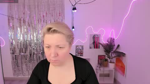 aneli_mira online show from April 2026 06:44:02 AM