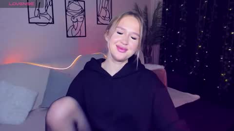 Anfisa online show from December 2025 05:44:02 PM