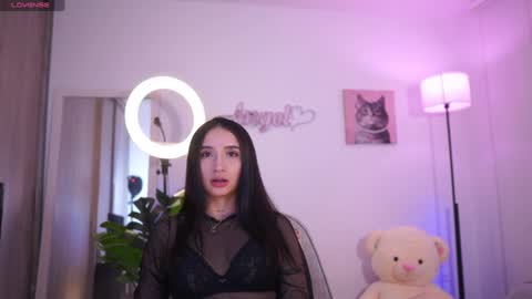 Snapshot of angeeel_ chatting on September 2025 05:12:01 AM Angel online show from September 2025 05:12:01 AM