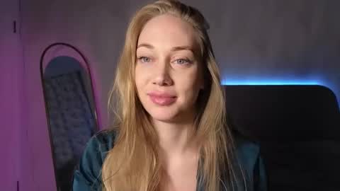 Snapshot of angel__blonde_ chatting on October 2025 07:12:02 PM angel blonde online show from October 2025 07:12:02 PM