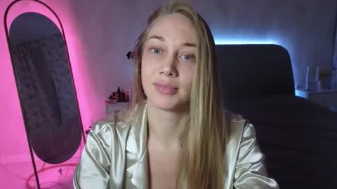 Snapshot of angel__blonde_ chatting on October 2025 08:08:02 PM angel blonde online show from October 2025 08:08:02 PM