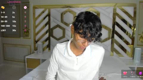 Snapshot of angel__sweet18 chatting on January 2025 01:19:02 PM online show from January 2025 01:19:02 PM