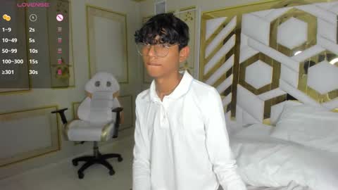 Snapshot of angel__sweet18 chatting on January 2025 04:22:01 PM online show from January 2025 04:22:01 PM