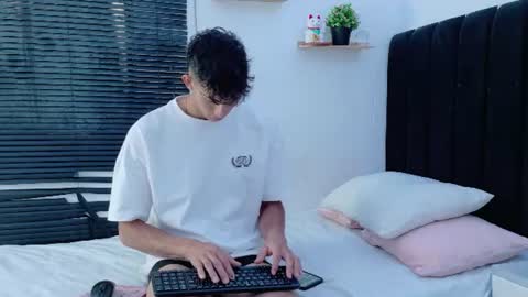 angel_boy0 online show from July 2026 09:14:01 PM