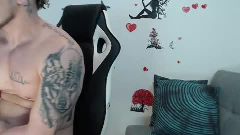 Snapshot of angel_curl chatting on March 2025 12:27:02 AM Angel Curl online show from March 2025 12:27:02 AM