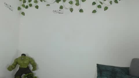 Snapshot of angel_curl chatting on November 2025 09:35:02 PM Angel Curl online show from November 2025 09:35:02 PM