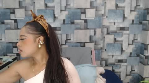 Snapshot of angel_dthroat chatting on December 2025 12:09:01 PM ANGHEL online show from December 2025 12:09:01 PM