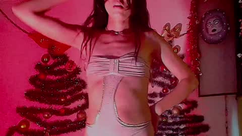 Snapshot of angel_dust9 chatting on December 2024 04:39:02 AM Angel dust9 online show from December 2024 04:39:02 AM