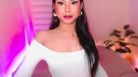Snapshot of angel_eloaxx chatting on May 2026 03:23:02 AM Angel online show from May 2026 03:23:02 AM