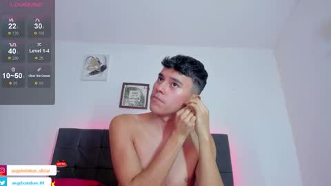 ngel Esteban  online show from October 2025 06:40:02 PM