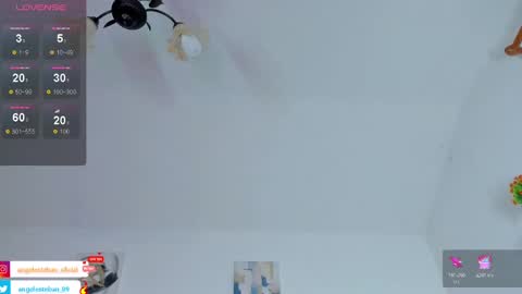 ngel Esteban  online show from October 2025 03:32:02 AM