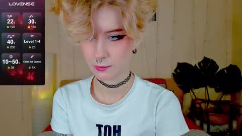 Snapshot of angel_julles chatting on November 2025 01:06:02 AM Angel Dust online show from November 2025 01:06:02 AM