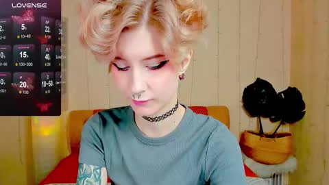 Snapshot of angel_julles chatting on November 2025 01:37:01 AM Angel Dust online show from November 2025 01:37:01 AM