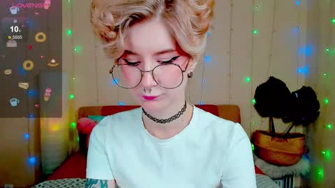 Snapshot of angel_julles chatting on November 2025 02:20:01 AM Angel Dust online show from November 2025 02:20:01 AM