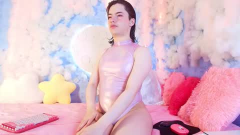 Angel online show from November 2025 09:22:01 AM