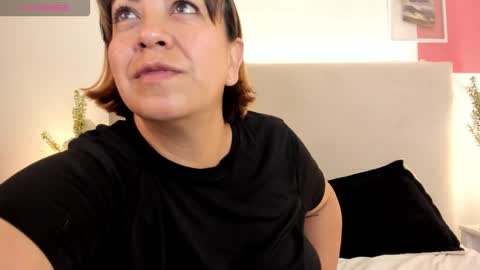 Snapshot of angel_velvet_ chatting on November 2025 11:05:02 AM angel_velvet_ online show from November 2025 11:05:02 AM