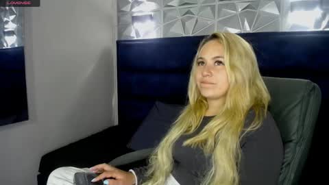 Angel online show from April 2026 09:39:33 PM