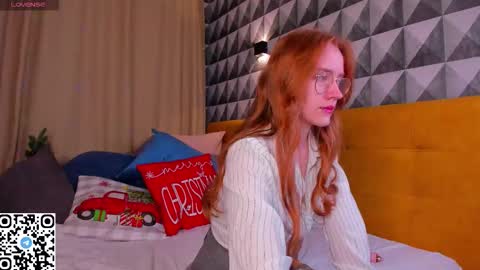 Snapshot of angela_flowers chatting on December 2025 01:10:01 AM Angela online show from December 2025 01:10:01 AM