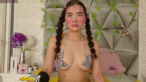 Angela online show from February 2025 12:58:01 PM