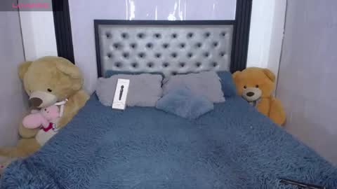 Snapshot of angelcamgirl20 chatting on May 2026 05:25:01 AM angel online show from May 2026 05:25:01 AM