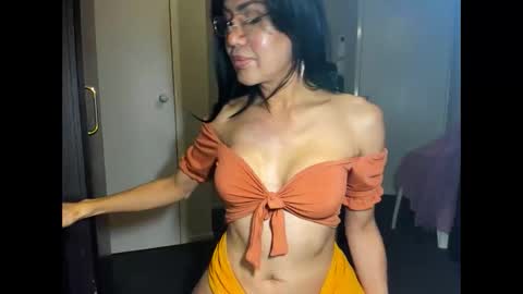 Snapshot of angelchezcka chatting on December 2025 06:08:02 AM cheche online show from December 2025 06:08:02 AM