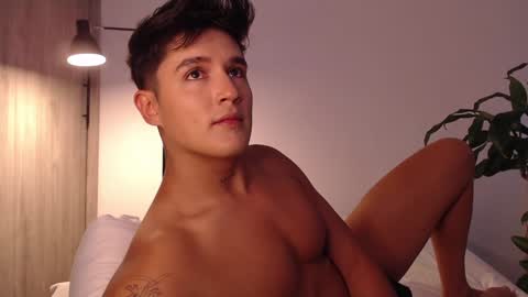 Snapshot of angelcossio chatting on December 2024 08:40:02 PM Angel online show from December 2024 08:40:02 PM