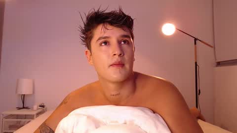 Snapshot of angelcossio chatting on November 2025 01:05:01 AM Angel online show from November 2025 01:05:01 AM