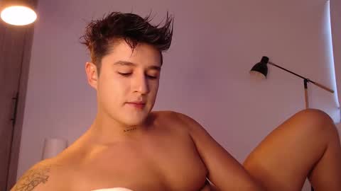 Snapshot of angelcossio chatting on November 2025 09:15:01 PM Angel online show from November 2025 09:15:01 PM