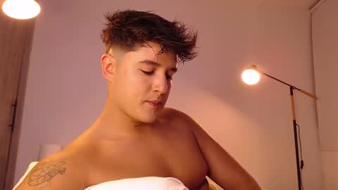 Snapshot of angelcossio chatting on November 2025 12:42:01 AM Angel online show from November 2025 12:42:01 AM