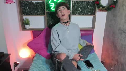 Angel dust online show from November 2025 04:00:02 AM