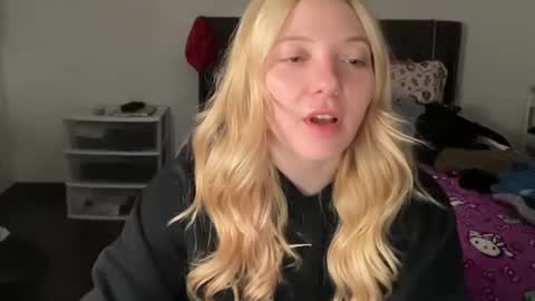 Snapshot of angelgrl444 chatting on November 2025 08:13:02 AM Princess Peach online show from November 2025 08:13:02 AM