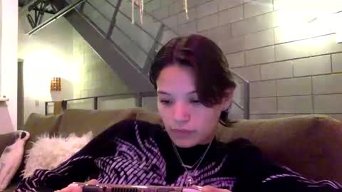 angelia01m online show from January 2026 12:25:01 AM