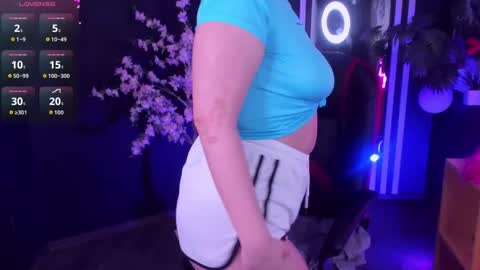 Snapshot of angelic_coy chatting on June 2026 11:01:02 AM Angelic beauty online show from June 2026 11:01:02 AM