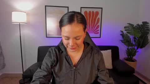 Snapshot of angelica_cross chatting on June 2026 07:48:01 PM Angelica Cross online show from June 2026 07:48:01 PM