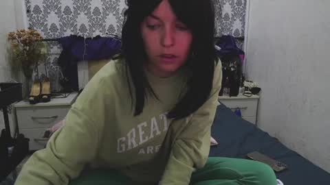 Snapshot of angelika_rouge chatting on October 2025 09:19:01 AM Angelika Rouge online show from October 2025 09:19:01 AM