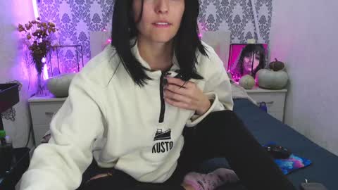 Snapshot of angelika_rouge chatting on November 2025 05:48:02 PM Angelika Rouge online show from November 2025 05:48:02 PM