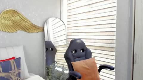 Angelina online show from April 2026 08:26:01 PM