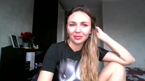 angelinalove28 online show from November 2025 07:43:01 AM