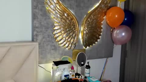 Angeline Smith  online show from January 2026 03:33:01 AM