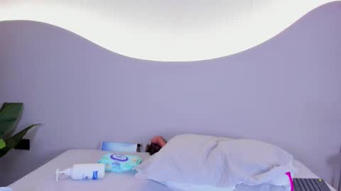 Angeline online show from March 2026 08:14:01 PM