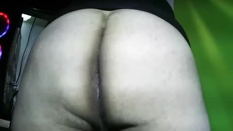 Snapshot of angelking120200 chatting on October 2025 04:38:01 AM Roy online show from October 2025 04:38:01 AM