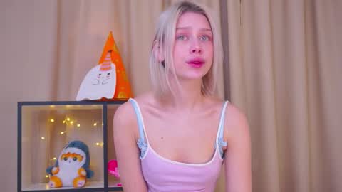 Snapshot of angelkissie chatting on October 2025 07:26:02 PM Ennie online show from October 2025 07:26:02 PM