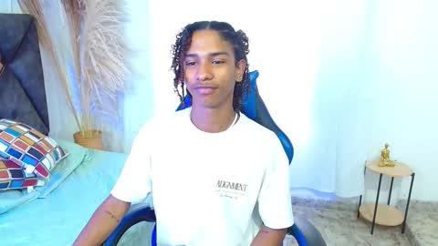 Angel online show from December 2025 08:59:01 PM